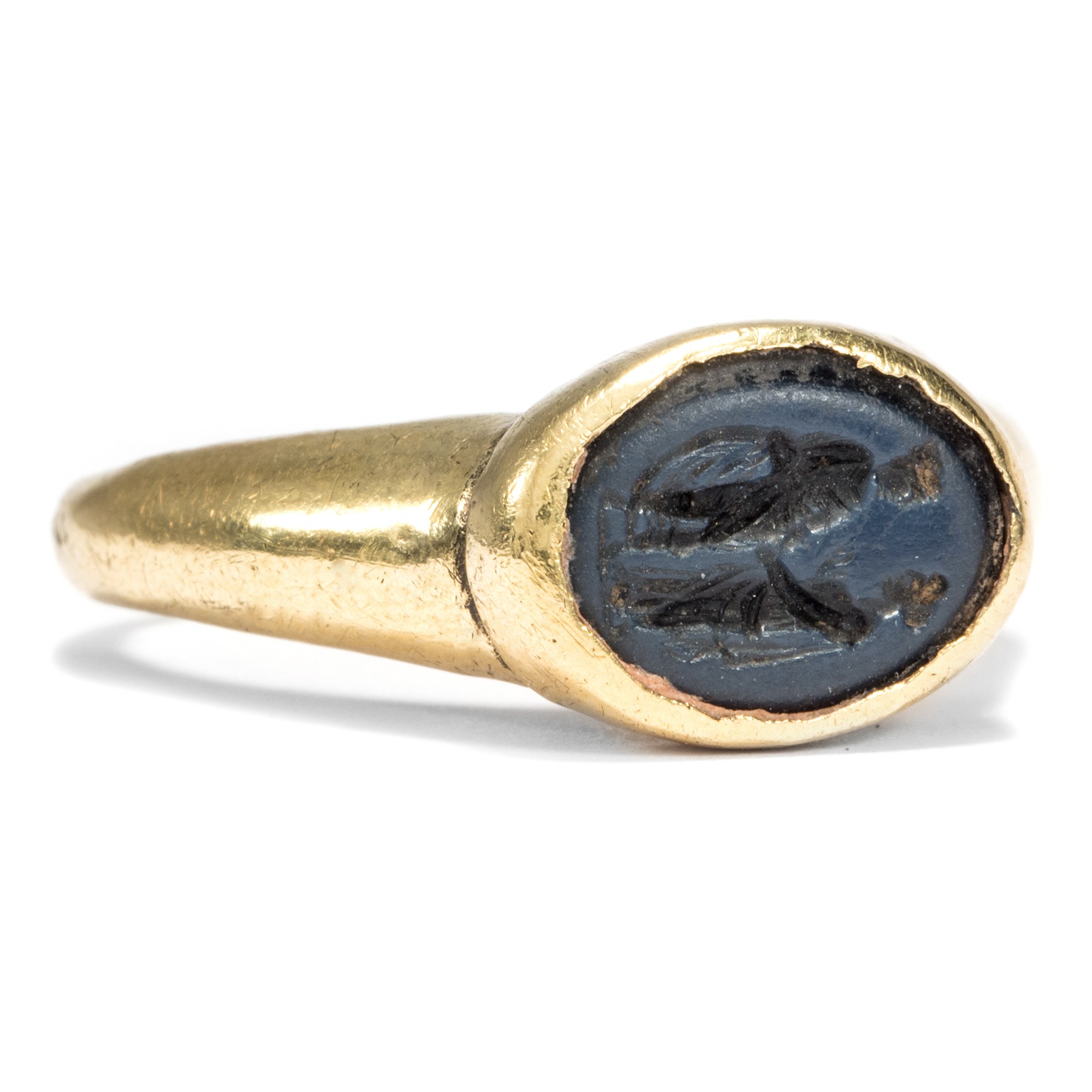 Museal gold ring with agate seal stone, 1st century AD.