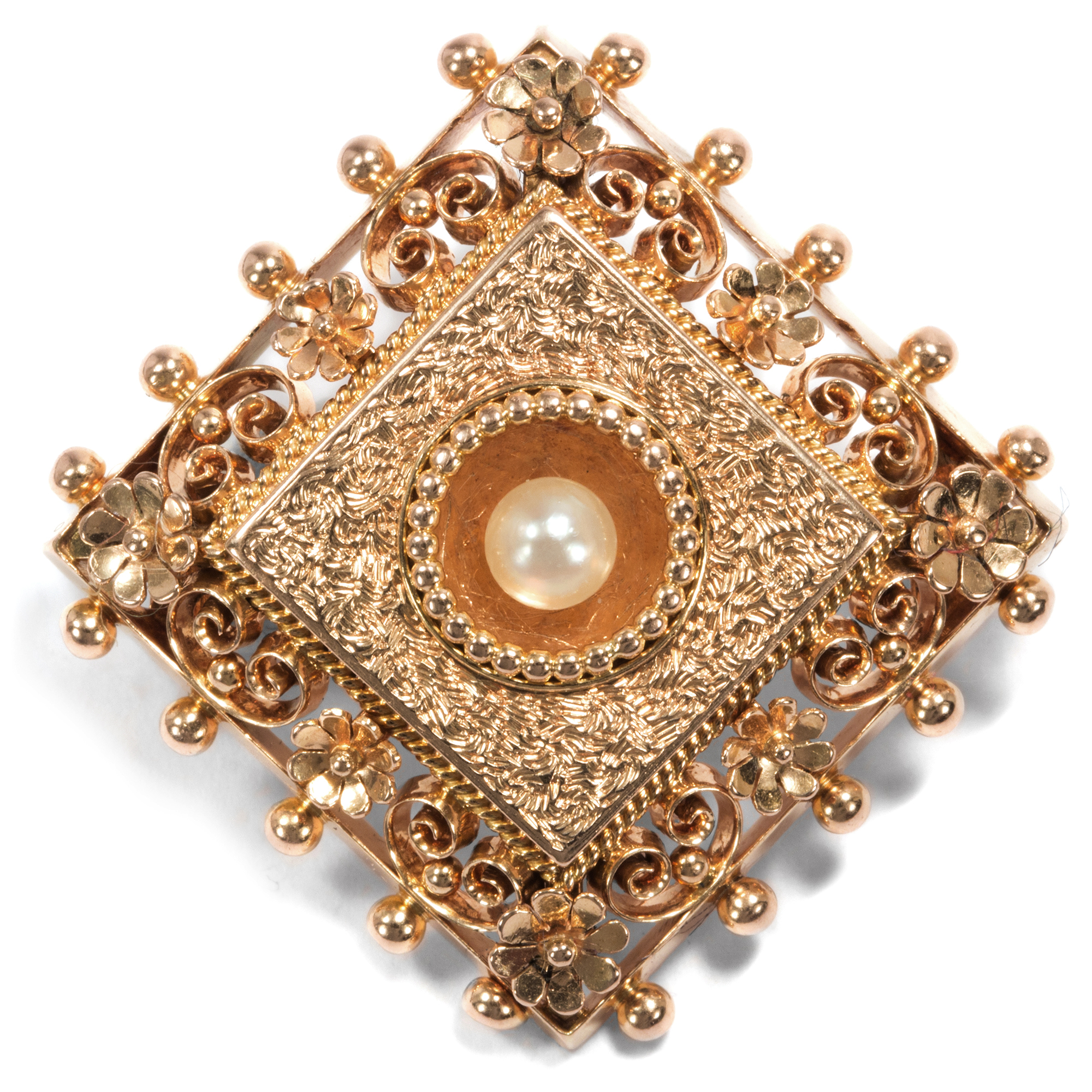 Reich ornamentierte Brosche aus Rotgold mit Perle, um 1885