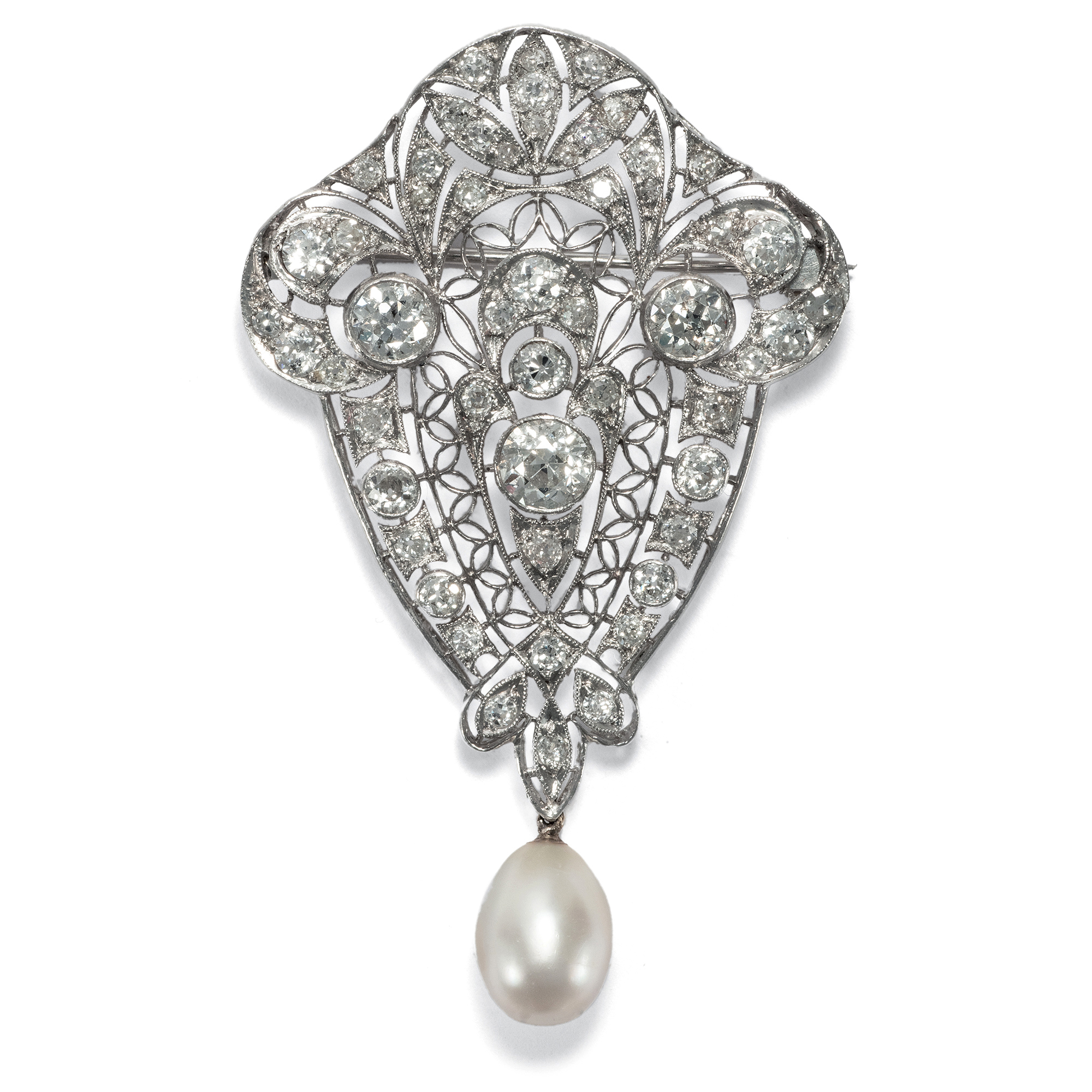 Wonderful platinum brooch with natural pearl & diamonds, around 1910