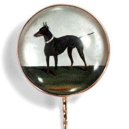 Rose gold pin with Essex Crystal of a Doberman, around 1910 Rose gold pin with Essex Crystal of a Doberman, around 1910