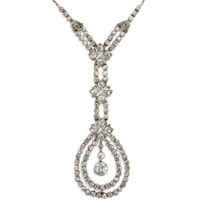 Kostbares Collier mit 3,15 ct Diamanten in Platin, Stewart Dawson, London um 1920 Kostbares Collier mit 3,15 ct Diamanten in Platin, Stewart Dawson, London um 1920
