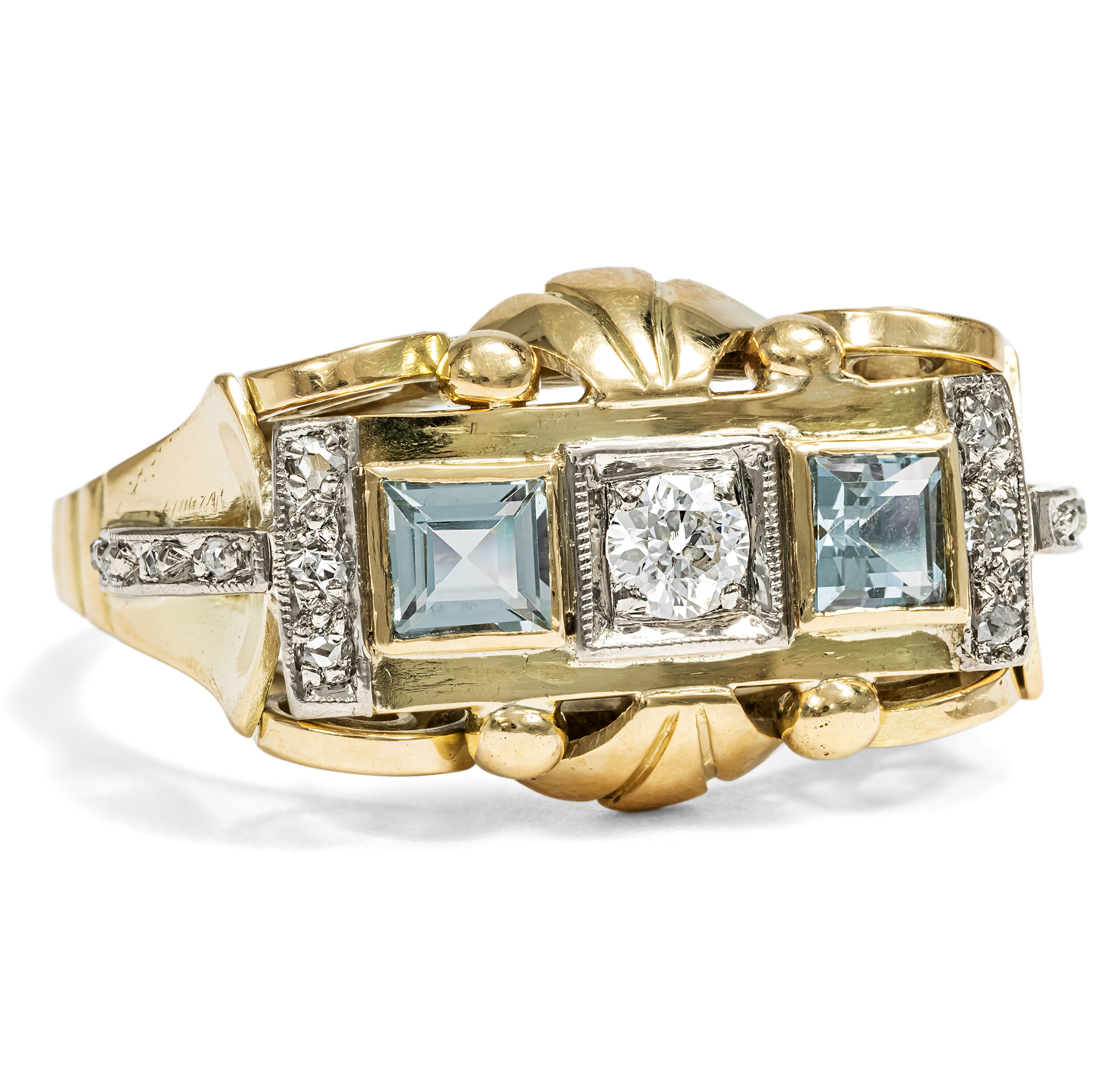 Powerful aquamarine & diamond ring in "retro style", circa 1940 Powerful aquamarine & diamond ring in "retro style", circa 1940