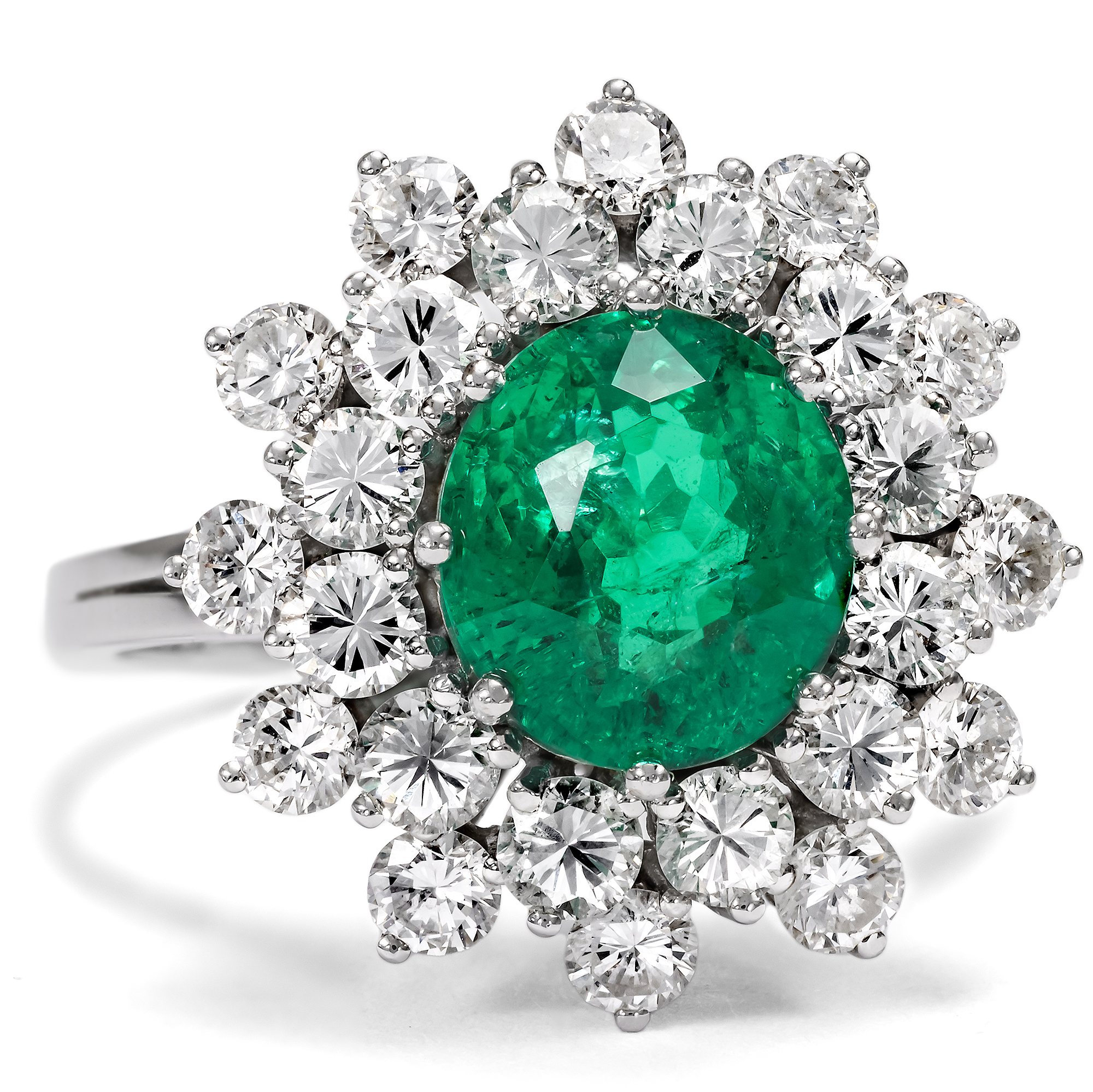 Luxurious Entourage Ring with Emerald & Diamonds, ca. 1970