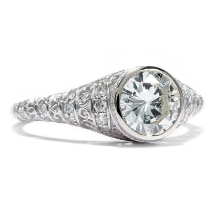 Modern white gold ring with sparkling 1.00 ct brilliant cut diamond, ca. 2010 Modern white gold ring with sparkling 1.00 ct brilliant cut diamond, ca. 2010