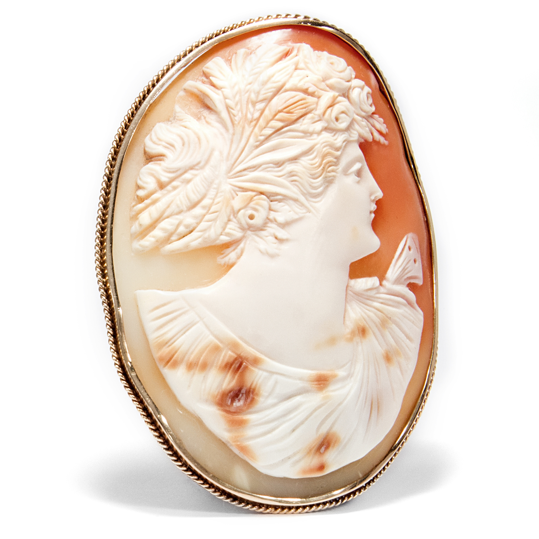 Unusual brooch with large shell cameo set in gold, around 1910