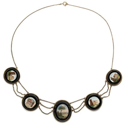 Antikes Collier mit fünf Mikromosaiken aus Rom, um 1860 Antikes Collier mit fünf Mikromosaiken aus Rom, um 1860