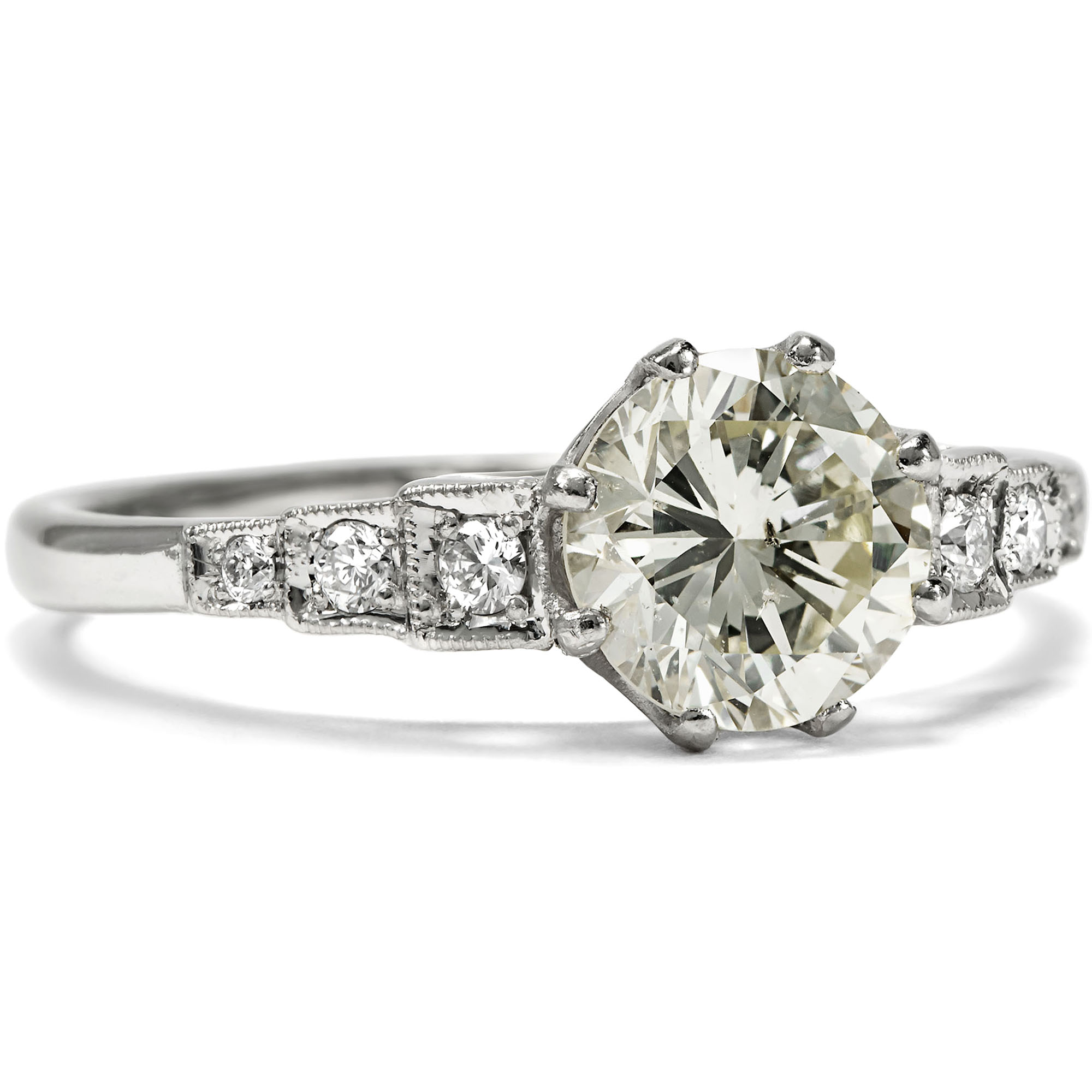 Modern platinum ring with impressive 1.28 ct diamond solitaire, ca. 1950/2019