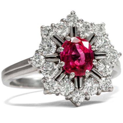 Feiner Weißgoldring mit unbehandeltem Rubin & lupenreinen Diamanten, um 1970 Feiner Weißgoldring mit unbehandeltem Rubin & lupenreinen Diamanten, um 1970