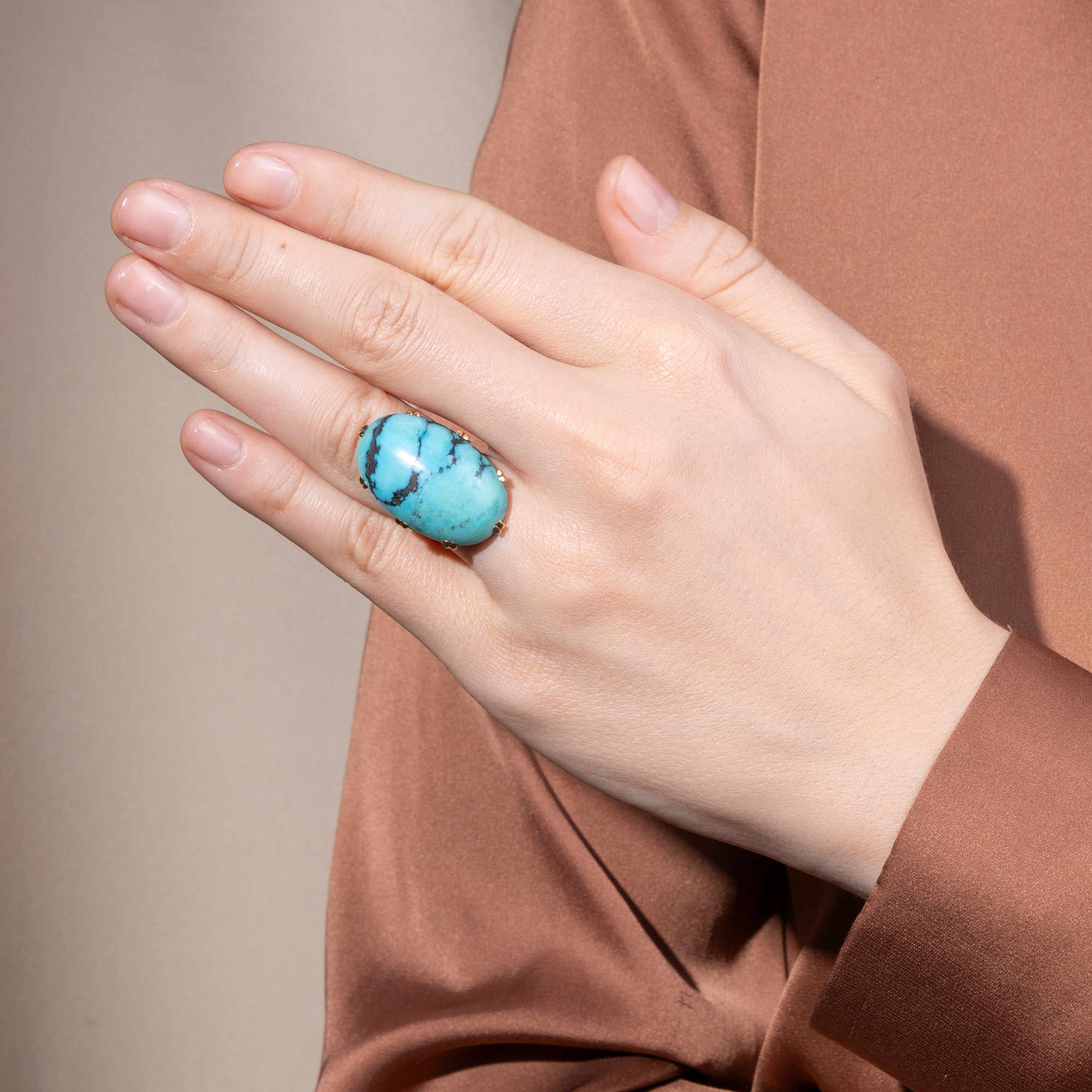 Extravaganter Cocktailring mit großem Türkis in Gold, um 1950 Extravaganter Cocktailring mit großem Türkis in Gold, um 1950