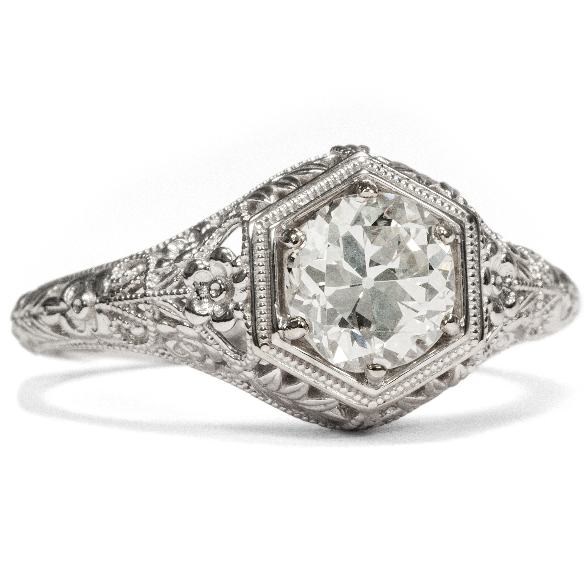 Elegant unworn ring with antique 0.91 ct old European cut solitaire, around 1900/2020 USA Chicago