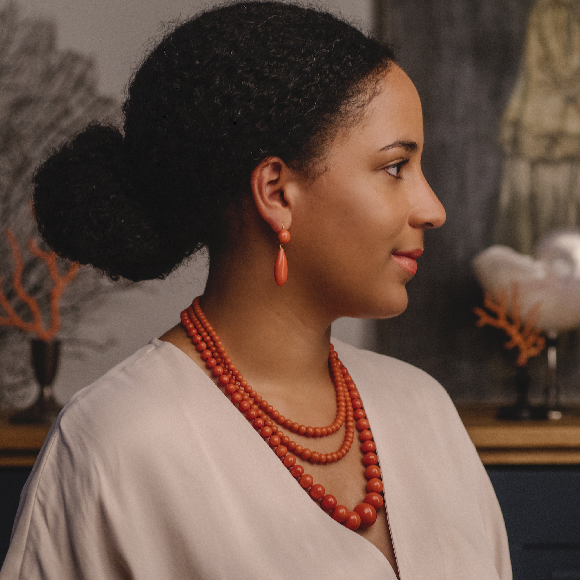 Precious necklace of large coral balls in the course, 1980s Precious necklace of large coral balls in the course, 1980s