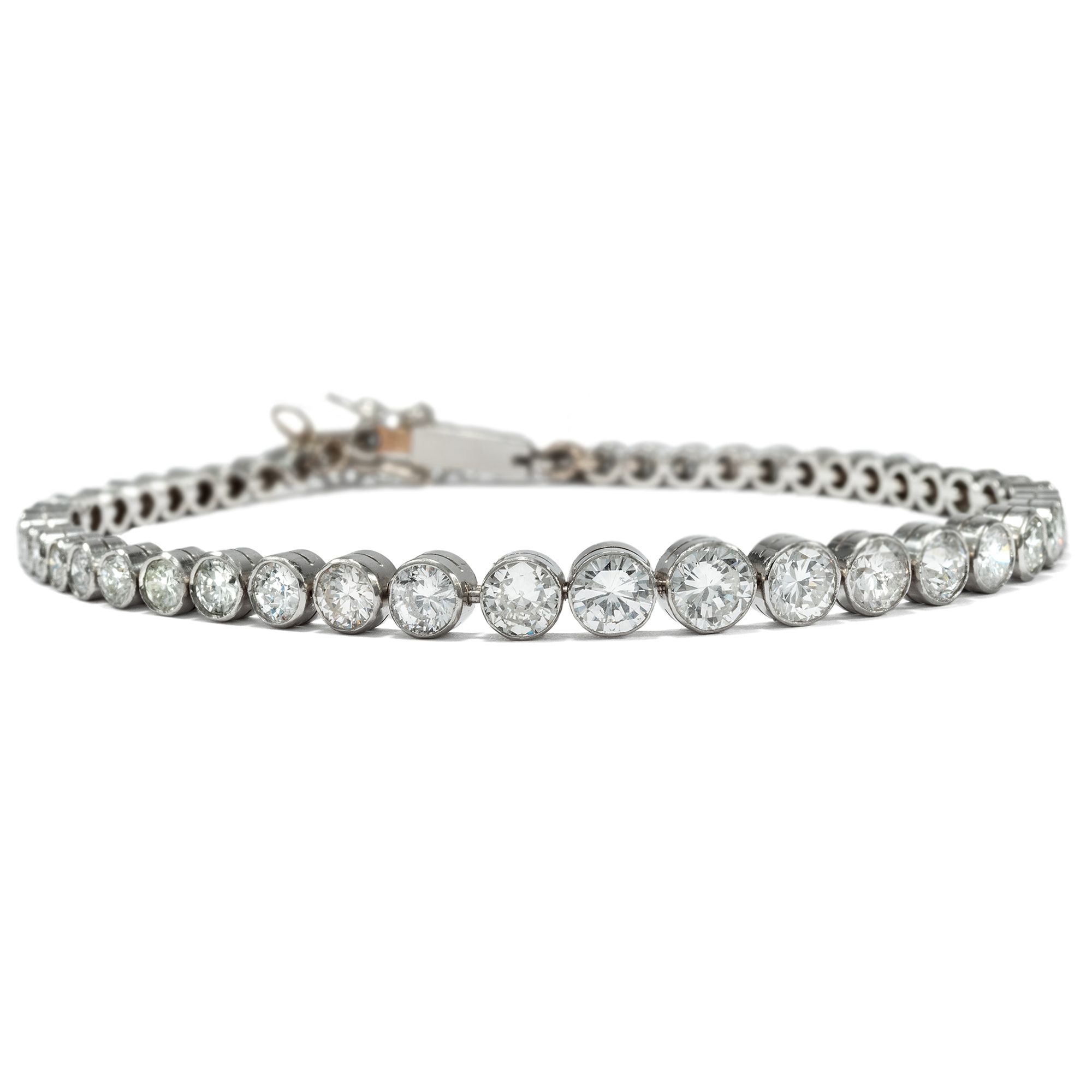 Vintage diamond bracelet with 5.36 ct diamonds in platinum, around 1960