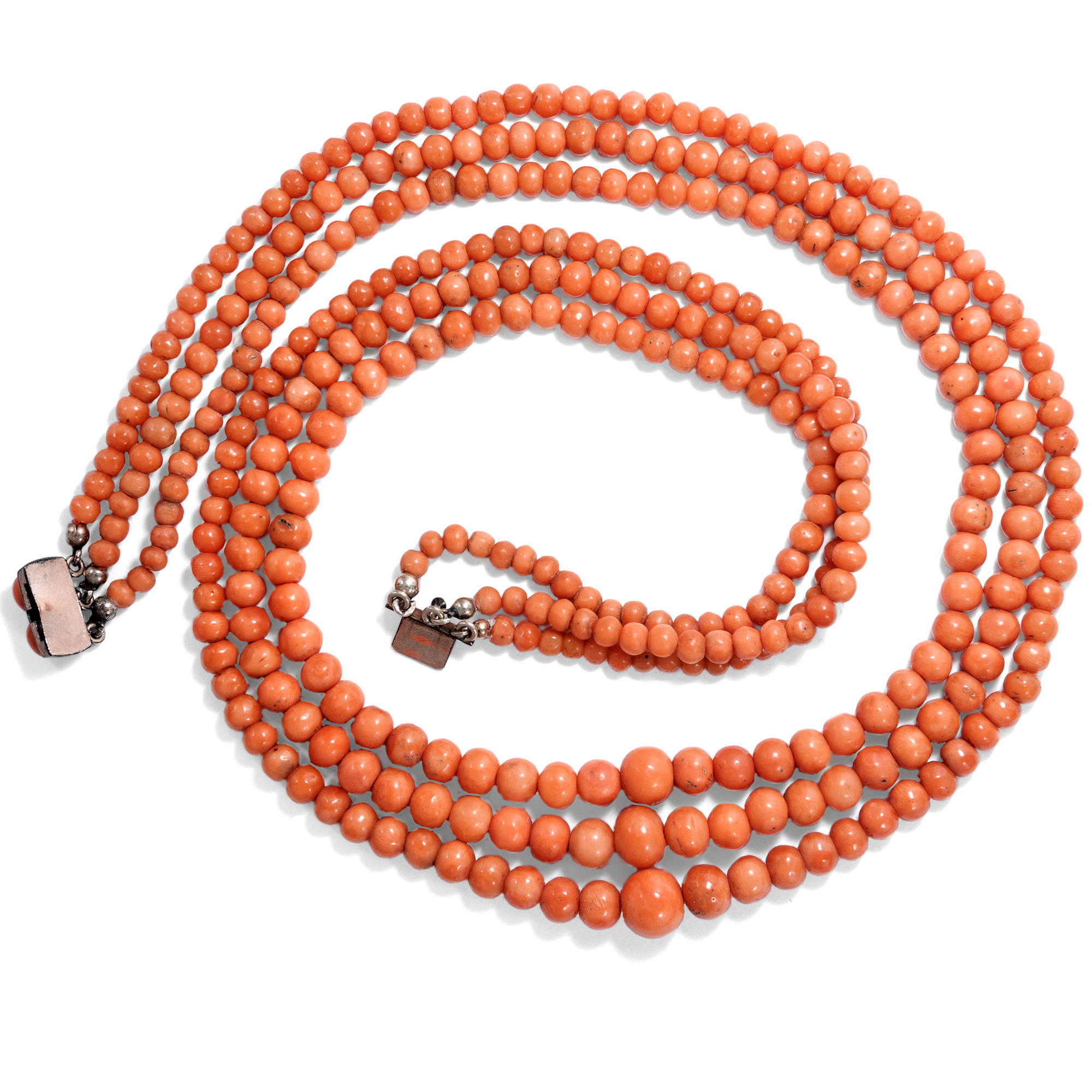 Antikes Collier aus drei Reihen Mittelmeerkorallen, Italien um 1900 Antikes Collier aus drei Reihen Mittelmeerkorallen, Italien um 1900