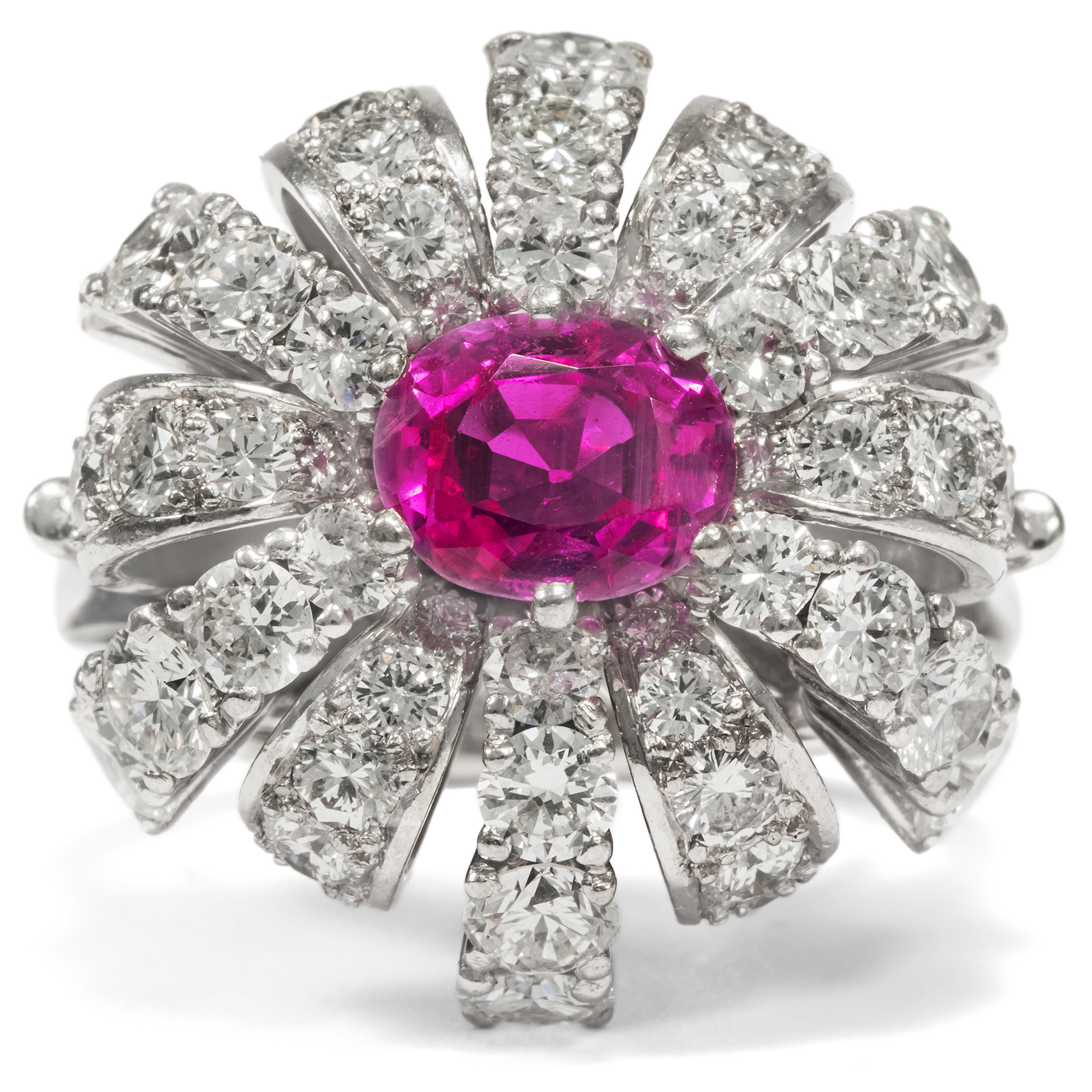 Spektakulärer Cocktailring mit unbehandeltem pink Saphir & 5,76 ct Brillanten, 1950er Jahre Spektakulärer Cocktailring mit unbehandeltem pink Saphir & 5,76 ct Brillanten, 1950er Jahre