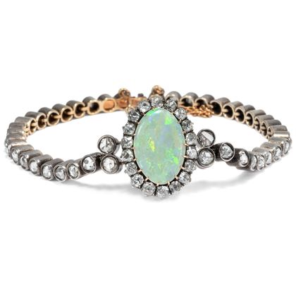 Antikes Armband mit australischem Opal und 59 Diamanten, um 1890 Antikes Armband mit australischem Opal und 59 Diamanten, um 1890