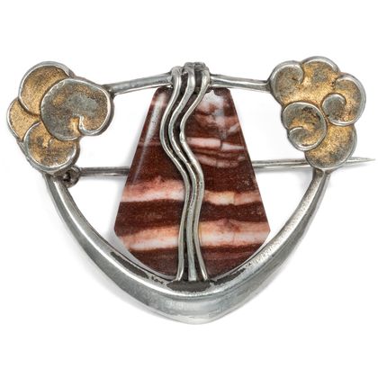 Jugendstil-Brosche mit Streifenachat, Max Gradl für Theodor Fahrner, 1901-02 Jugendstil-Brosche mit Streifenachat, Max Gradl für Theodor Fahrner, 1901-02