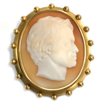 Large Victorian Shell Cameo With Portrait in Gold Setting, c. 1870 Large Victorian Shell Cameo With Portrait in Gold Setting, c. 1870
