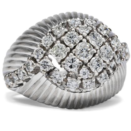 Expressive White Gold Ring With 1.25 ct of Diamonds, ca. 1970 Expressive White Gold Ring With 1.25 ct of Diamonds, ca. 1970