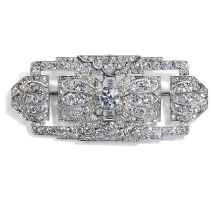 Atemberaubende Brosche mit Diamanten in Platin, um 1930 Atemberaubende Brosche mit Diamanten in Platin, um 1930