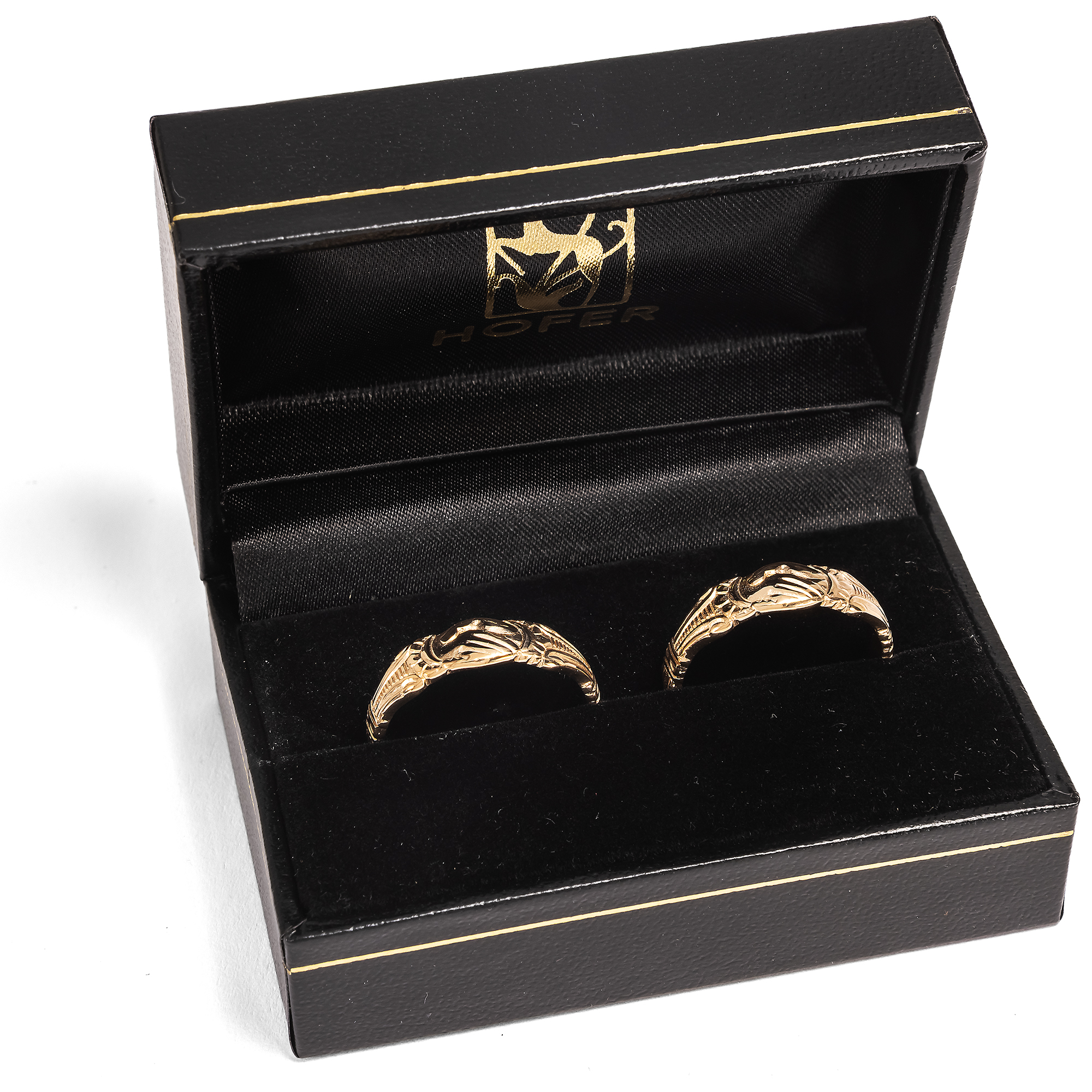 A Pair of Romantic Wedding Rings in High-Carat Rose Gold from Our Workshop A Pair of Romantic Wedding Rings in High-Carat Rose Gold from Our Workshop