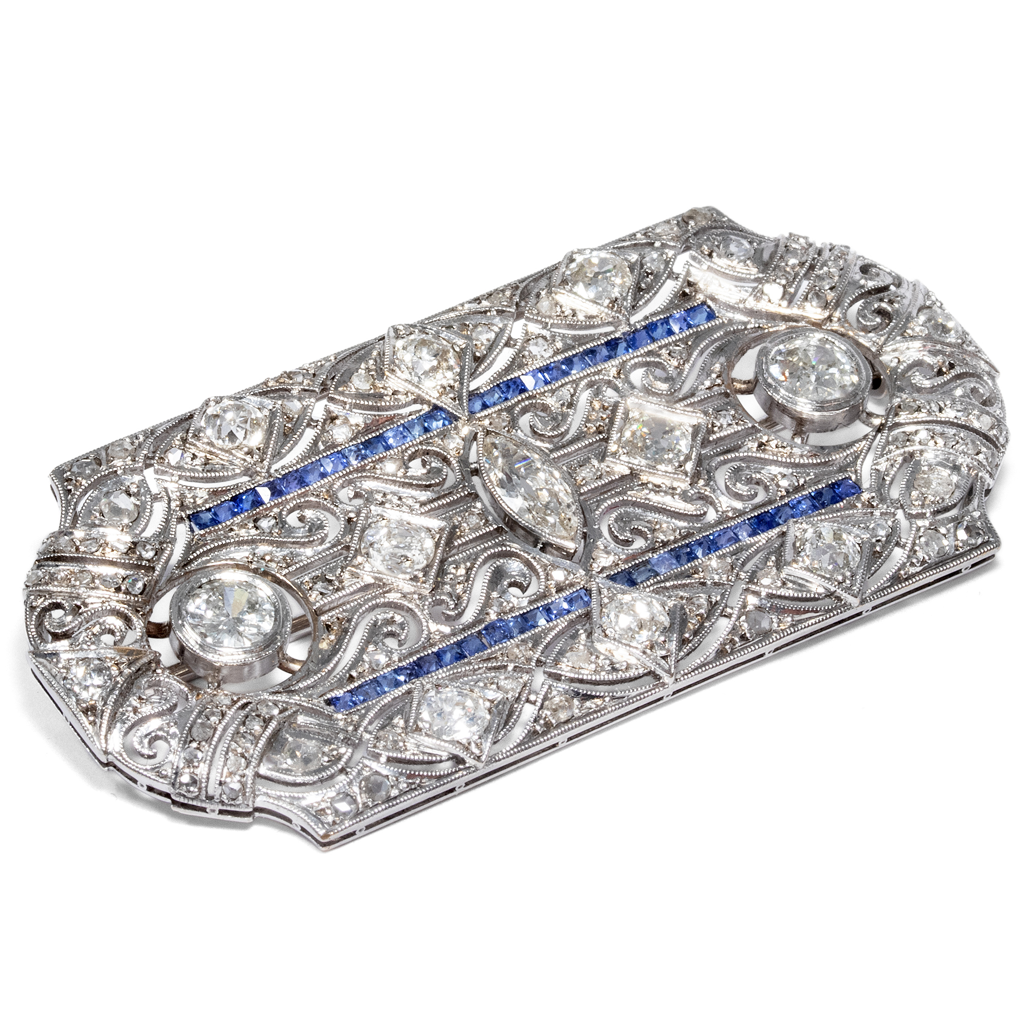 Beautiful Brooch of Art Deco With Diamonds & Sapphires, Around 1925