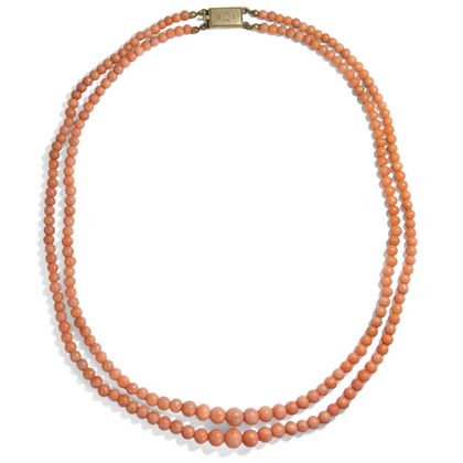 Antique Necklace of Italian Mediterranean Coral in two Rows, Around 1900 Antique Necklace of Italian Mediterranean Coral in two Rows, Around 1900