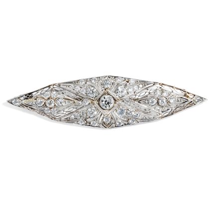 Exquisite Brooch With Old European Cut Diamonds in Platinum, Probably USA, 1920s Exquisite Brooch With Old European Cut Diamonds in Platinum, Probably USA, 1920s