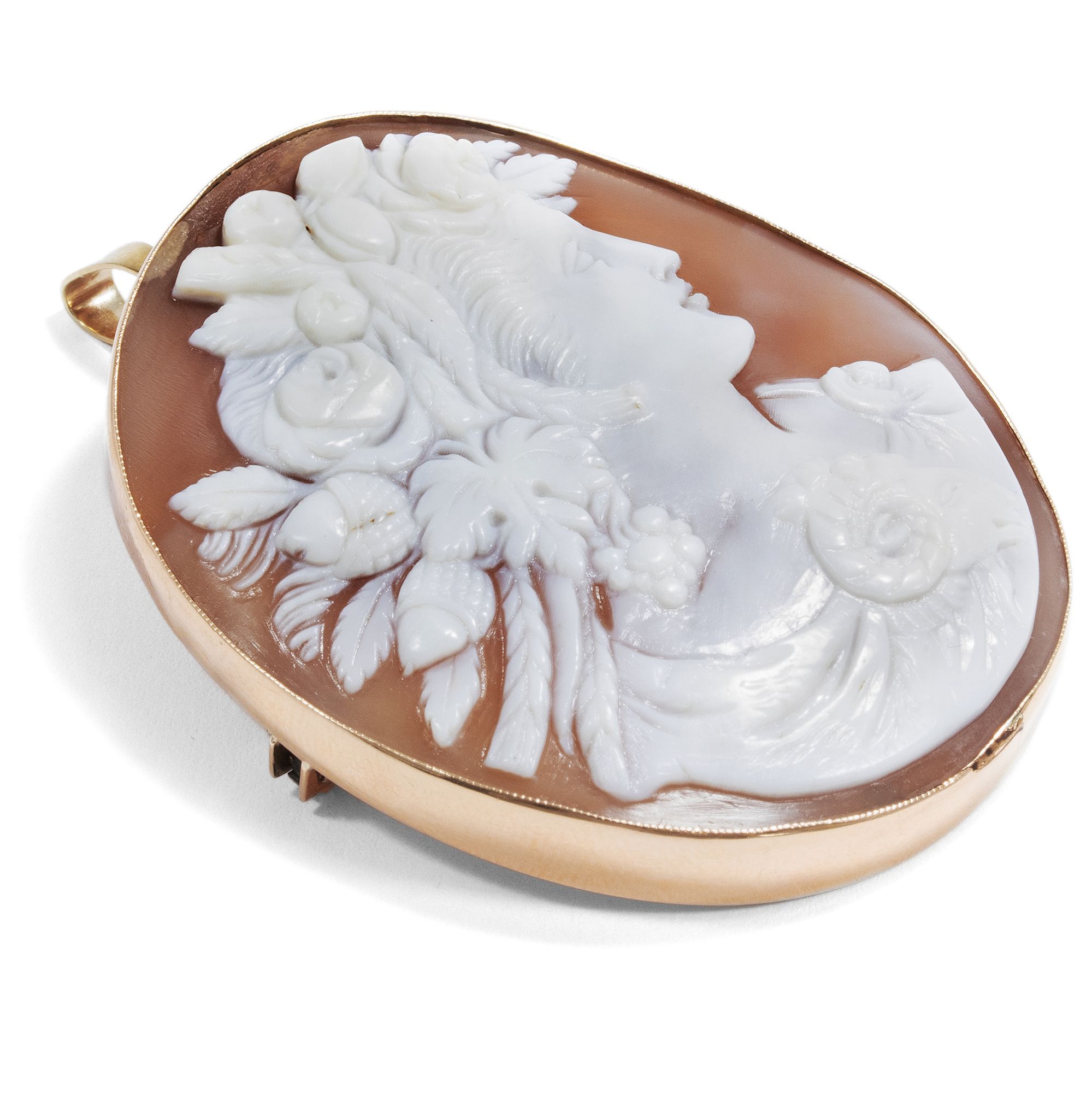 Large pendant brooch with the shell cameo of a bacchante, around 1870