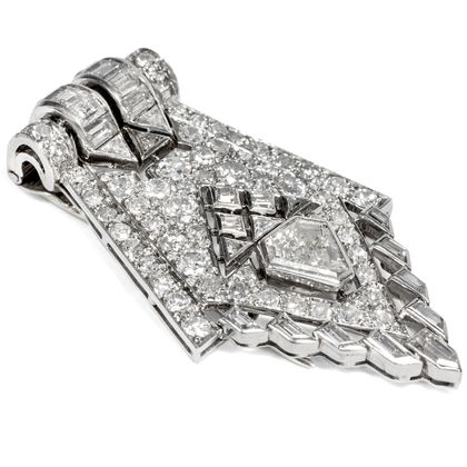 Ungewöhnlicher Art Déco-Clip mit 4,09 ct Diamanten in Platin & Weißgold, um 1935 Ungewöhnlicher Art Déco-Clip mit 4,09 ct Diamanten in Platin & Weißgold, um 1935
