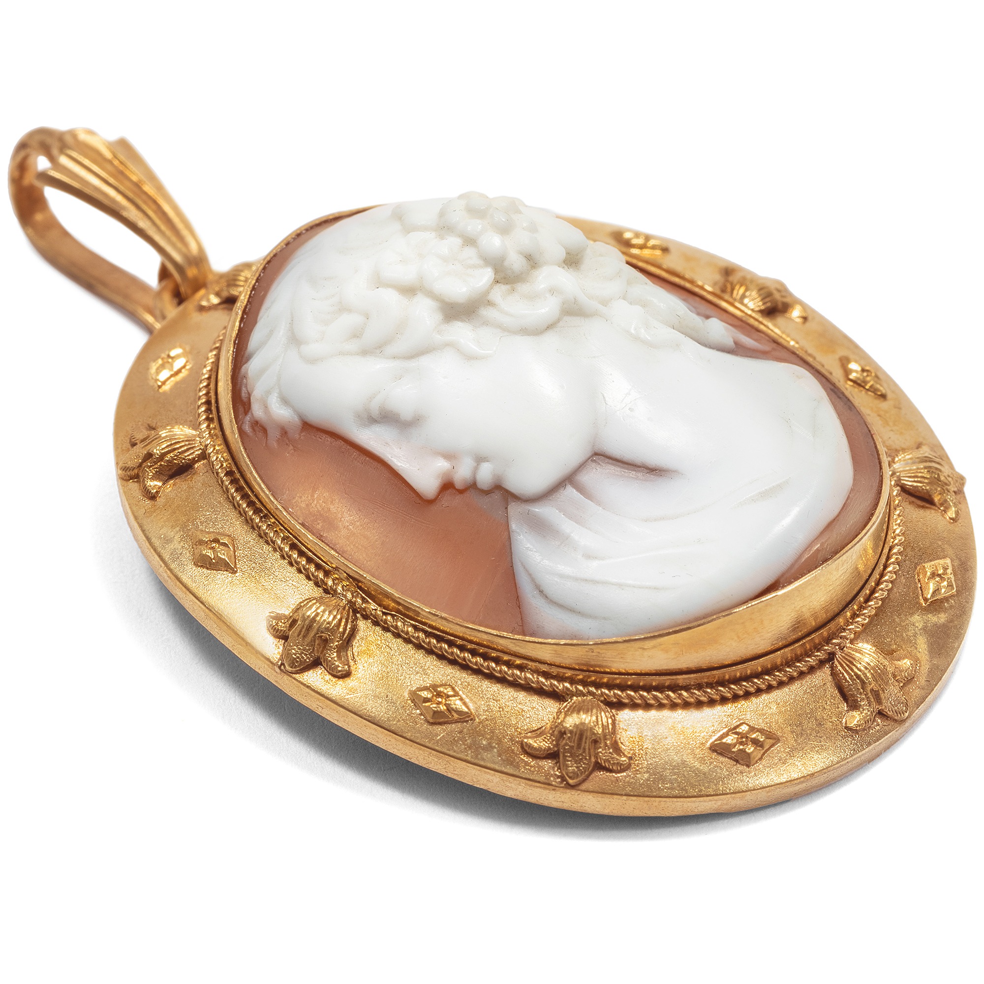 Charming Shell Cameo Goddess Flora as Pendant, Around 1875