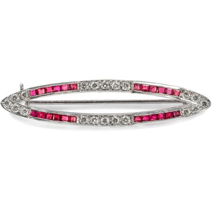 Elegant Brooch in the Style of the Belle Époque With Rubies & Diamonds, Around 2000 Elegant Brooch in the Style of the Belle Époque With Rubies & Diamonds, Around 2000