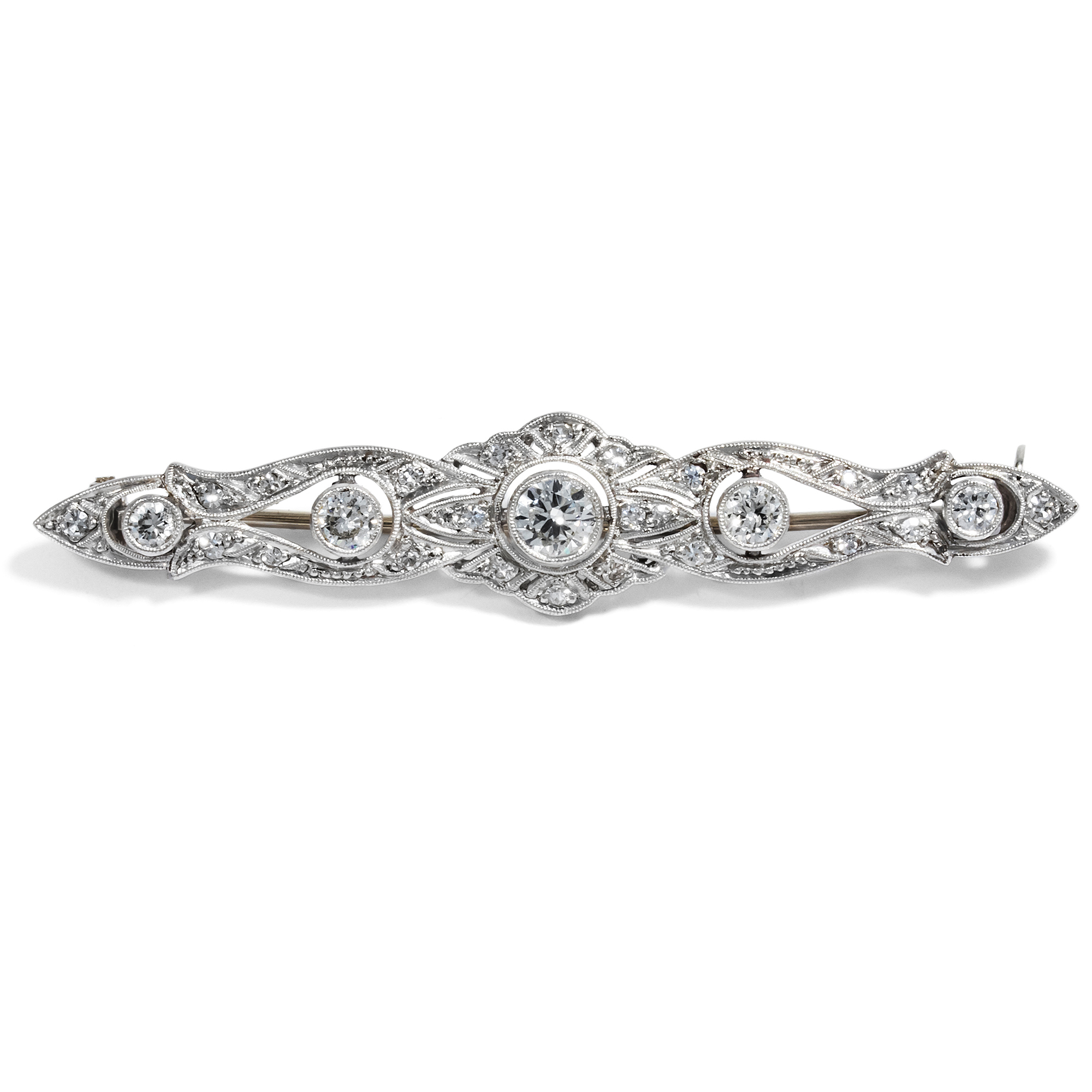 Exquisite Bar Brooch in Platinum With Diamonds, Art Deco ca. 1910