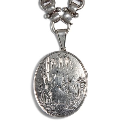 Breite viktorianische Silberkette mit Medaillon-Anhänger, England um 1885 Breite viktorianische Silberkette mit Medaillon-Anhänger, England um 1885