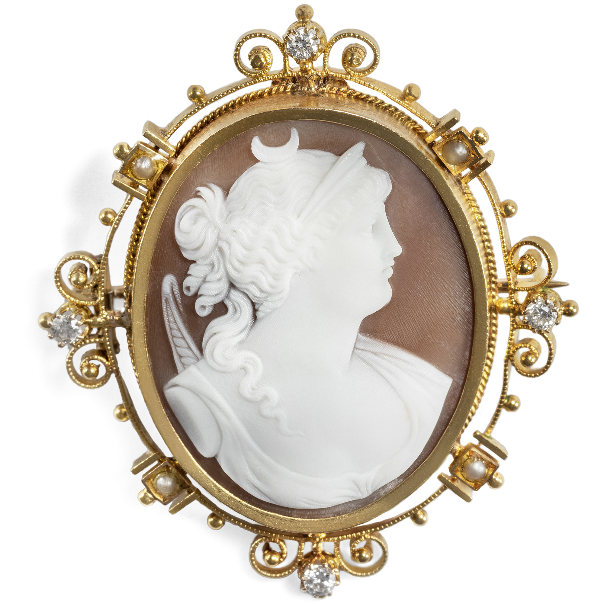 Fine Shell Cameo of Diana in Gold Setting With Diamonds, Around 1880