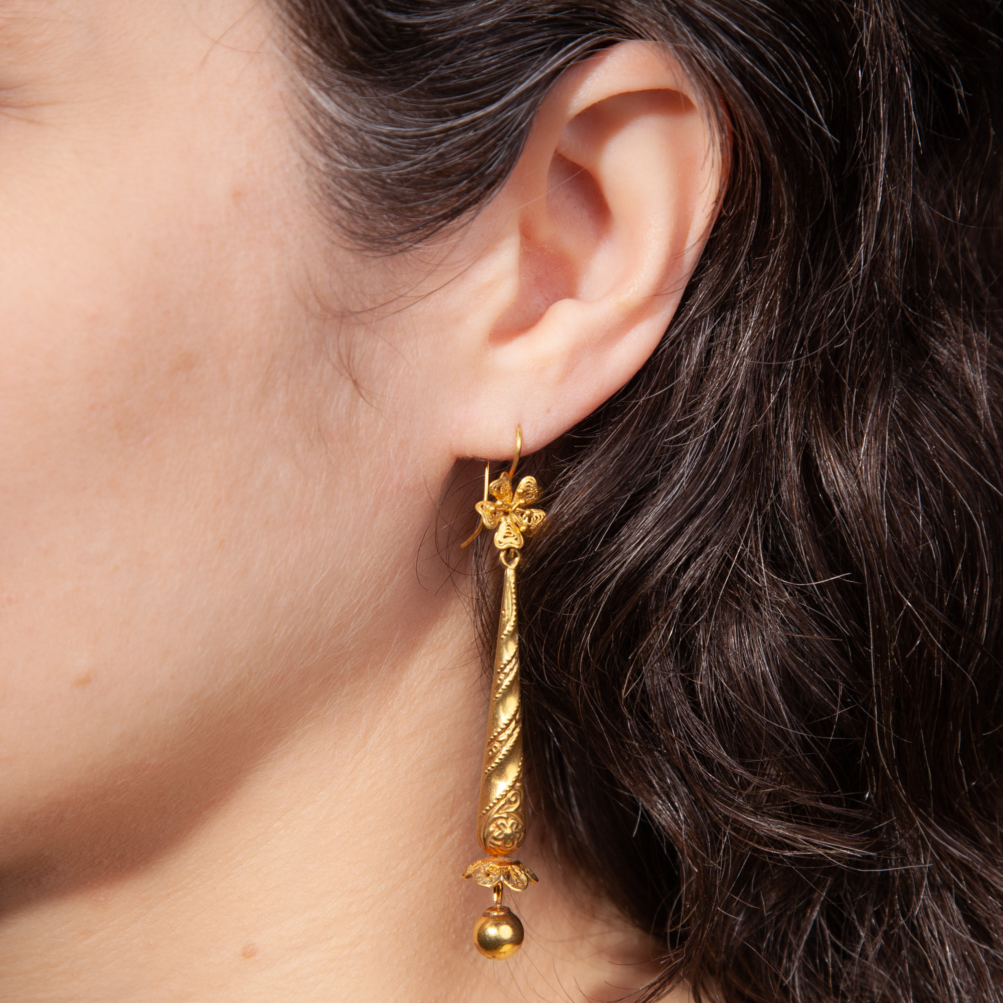 Long Earrings of Gold and Filigree, Georgian Style Mariage