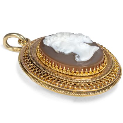 Antikes Medaillon mit Achatkamee der Fides, Anhänger um 1875 Antikes Medaillon mit Achatkamee der Fides, Anhänger um 1875