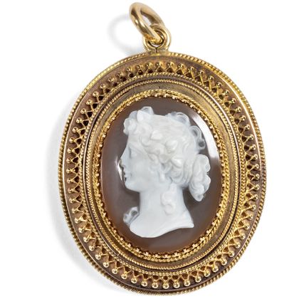 Antique Medallion With Agate Cameo of the Fides, Pendant Around 1875 Antique Medallion With Agate Cameo of the Fides, Pendant Around 1875