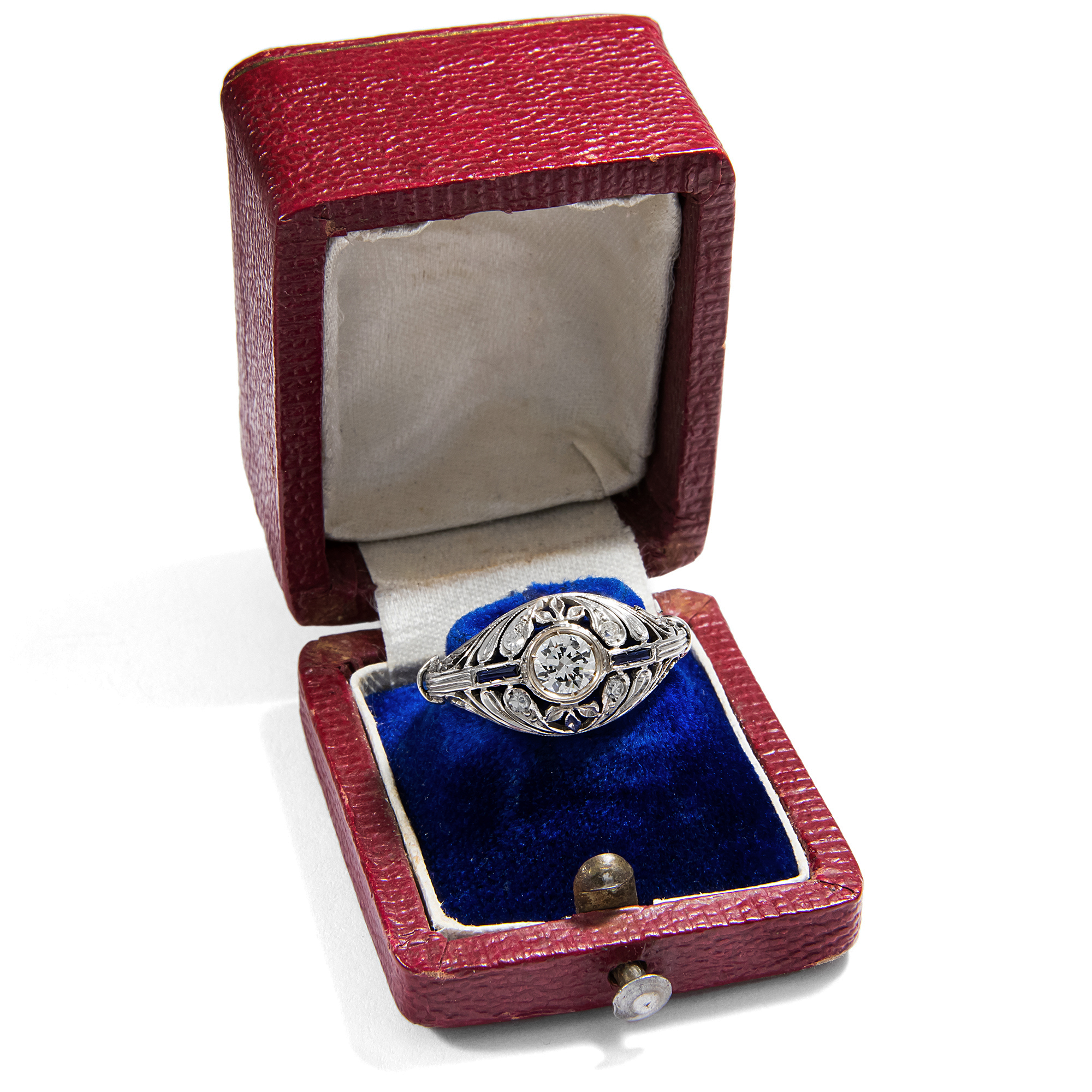 Elegant Antique Diamond Ring With Sapphires in Platinum, Around 1920