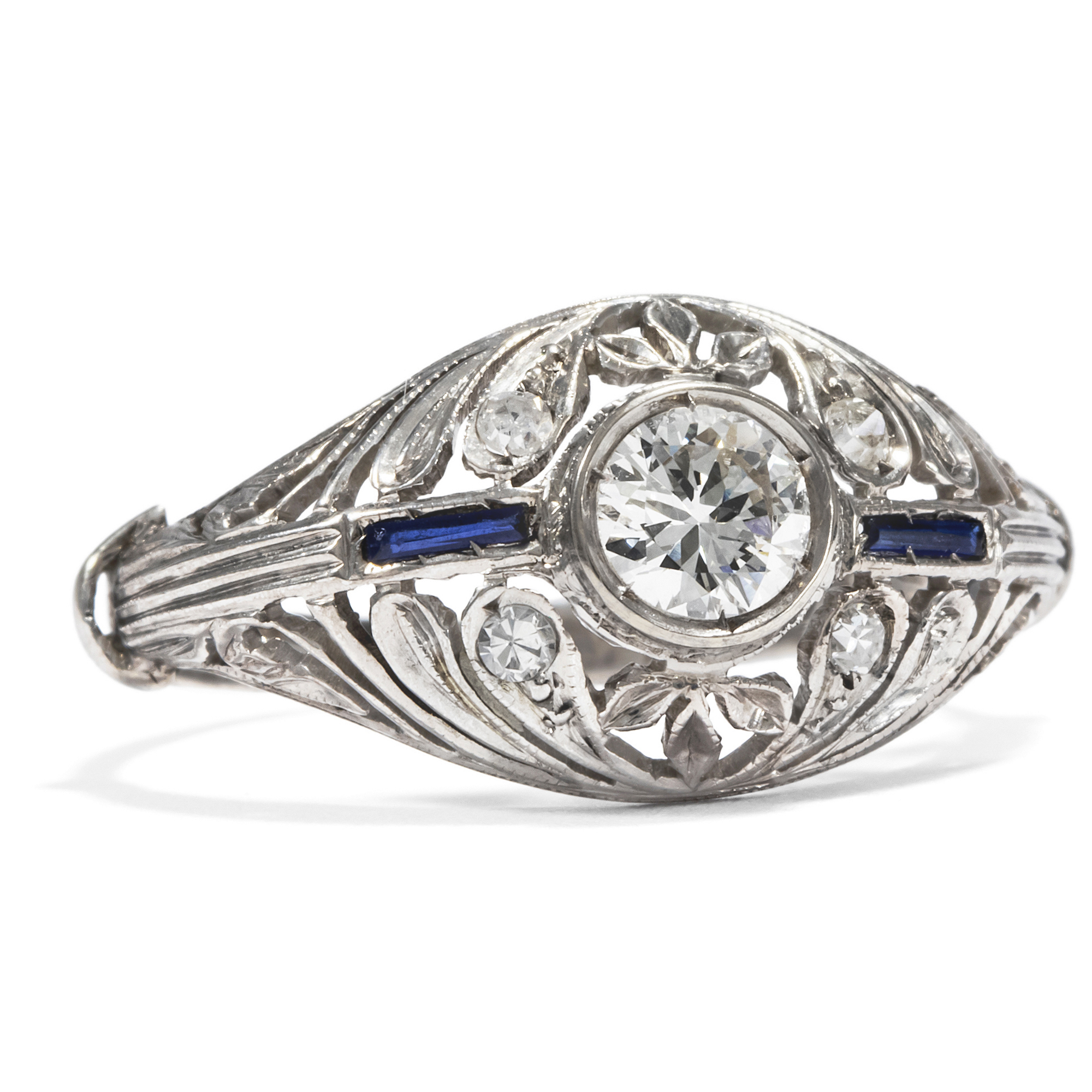 Eleganter antiker Diamant-Ring mit Saphiren in Platin, um 1920