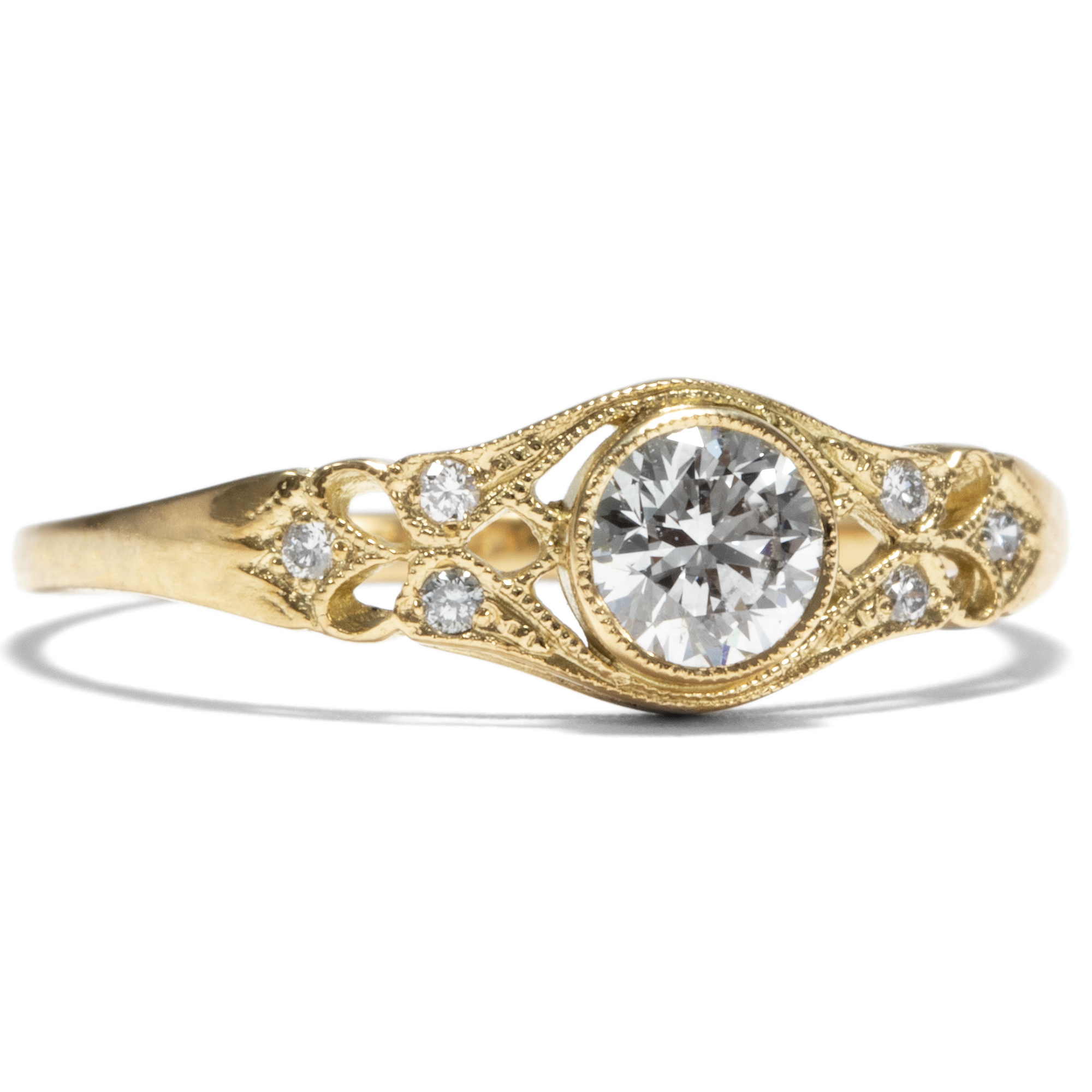 Ring mit lupenreinem 0,30 ct Brillant in Gold aus unserer Werkstatt Ring mit lupenreinem 0,30 ct Brillant in Gold aus unserer Werkstatt