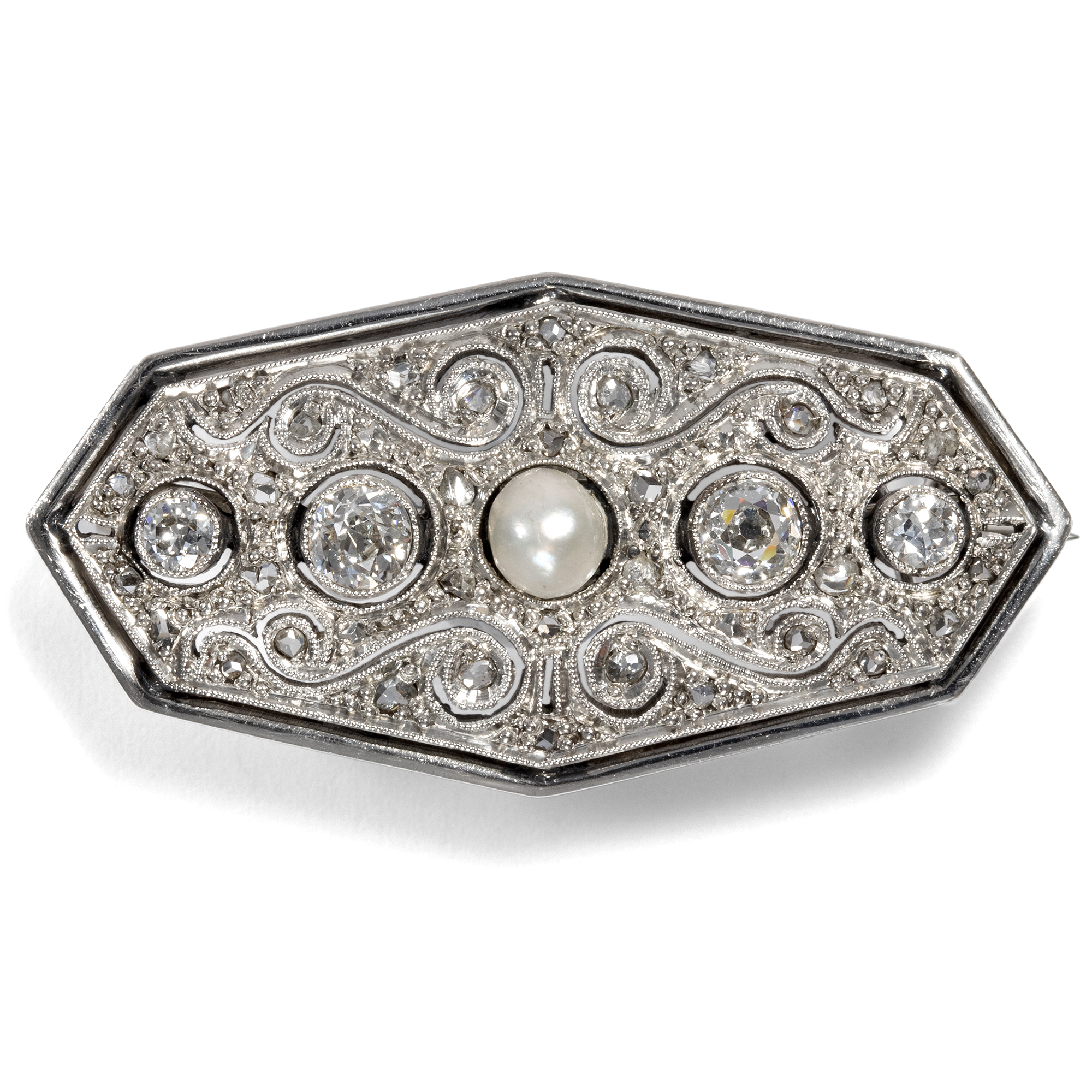 Elegant Brooch With Natural Pearl & Diamonds in Platinum & White Gold, Around 1925