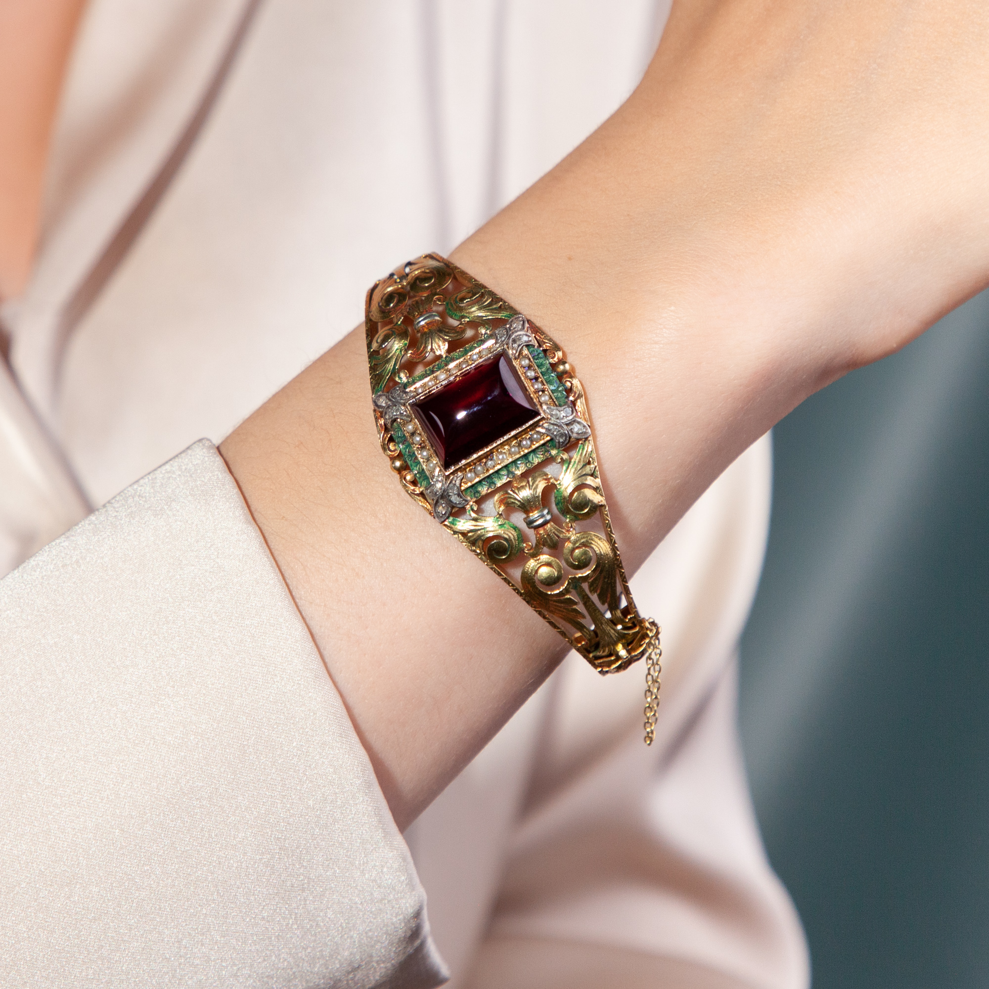 Splendid Gold Bangle With Garnet, Pearls & Diamonds, ca. 1850