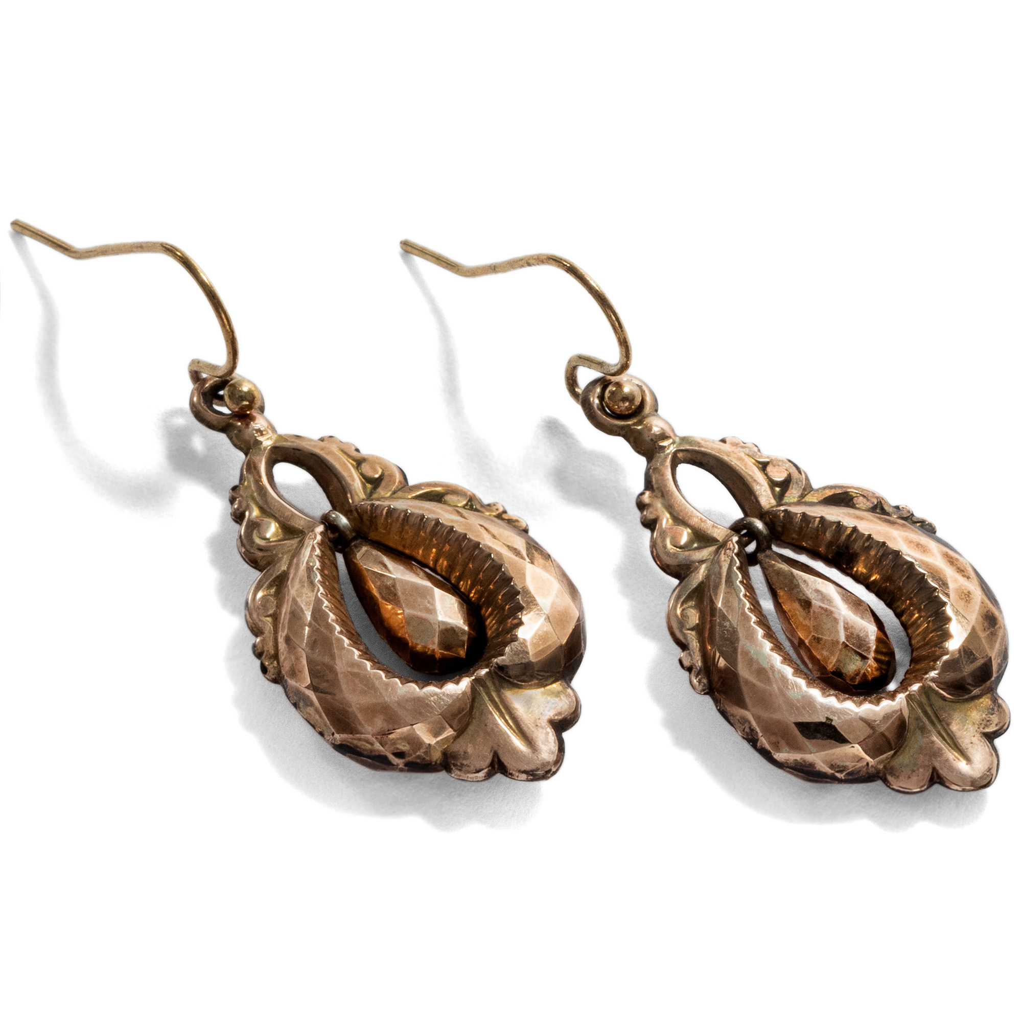 Sculptured Antique Red Gold Earrings, Great Britain ca. 1870