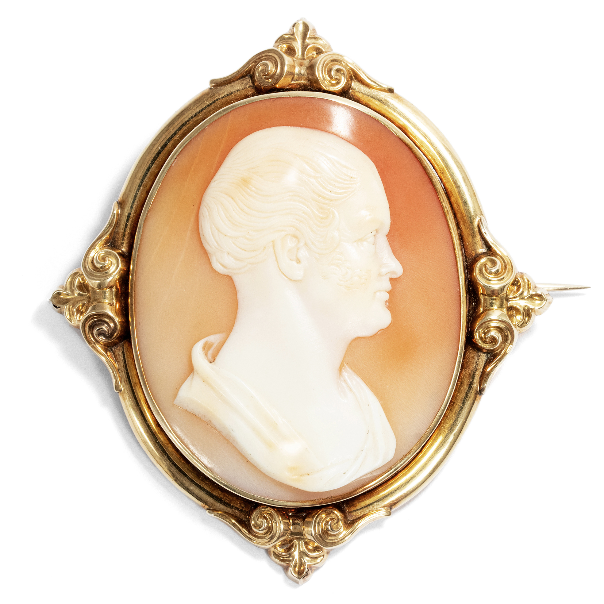 Victorian Shell Cameo as Brooch in Gold Setting, Around 1845