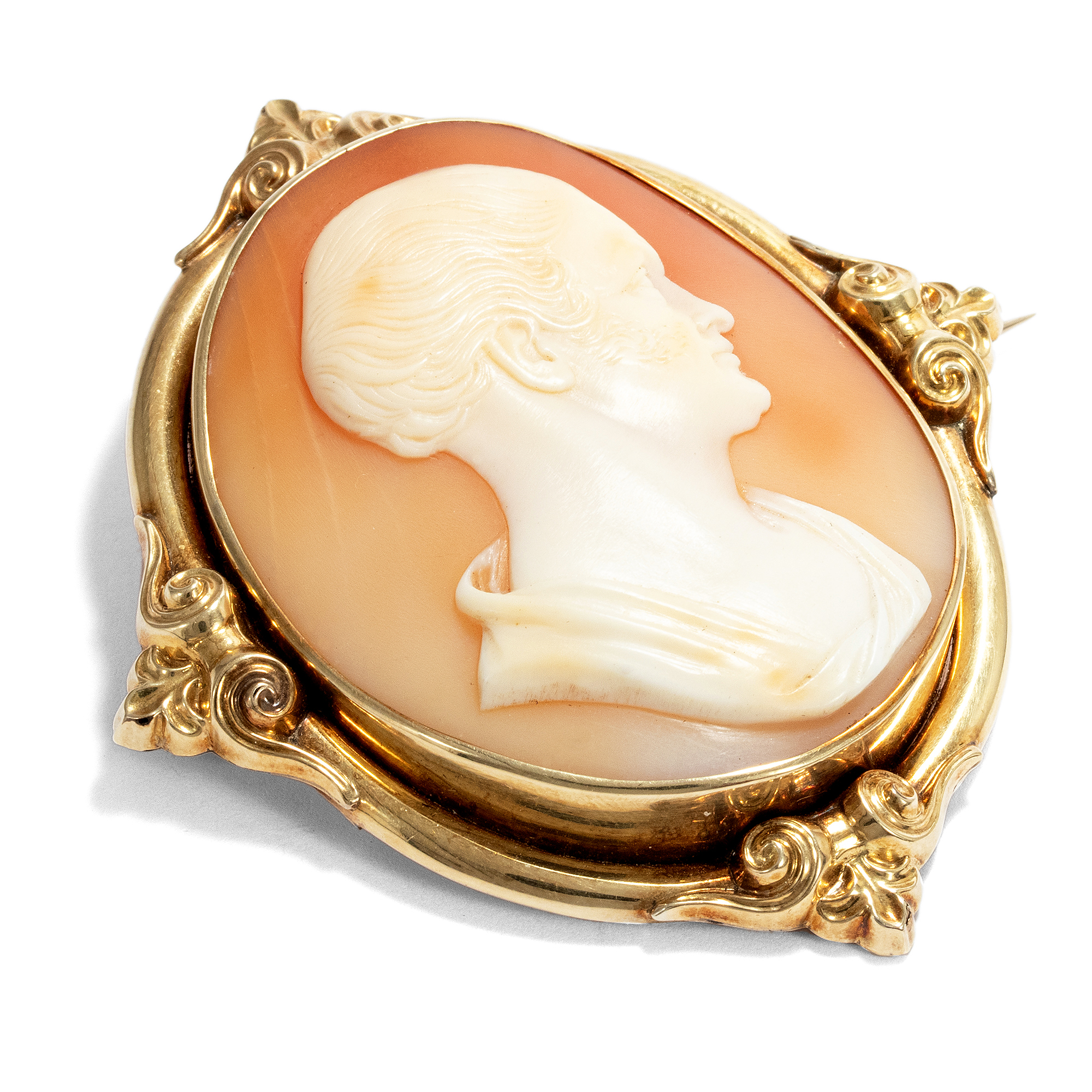 Victorian Shell Cameo as Brooch in Gold Setting, Around 1845