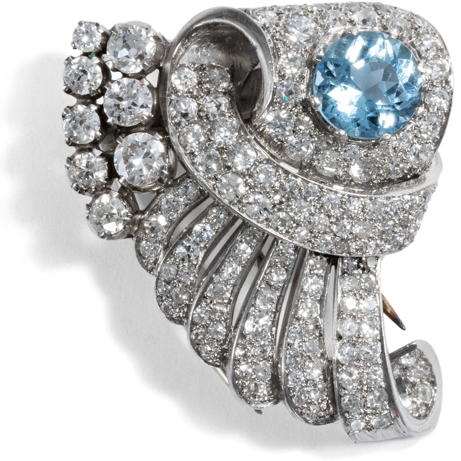 Glamorous Clip Brooch With Aquamarine & Diamonds in Platinum, 1940s