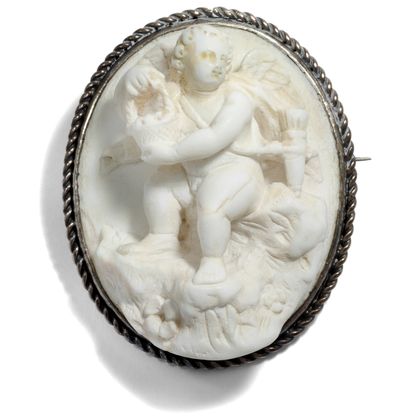 Antique lava cameo in plastic cut as brooch, around 1890 Antique lava cameo in plastic cut as brooch, around 1890