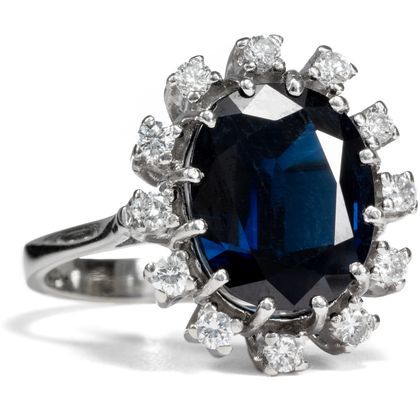 Impressive vintage sapphire & diamond ring in white gold, ca. 1980 Impressive vintage sapphire & diamond ring in white gold, ca. 1980
