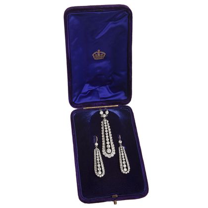 Wonderful vintage demi-parure with diamonds in white gold, around 1950 Wonderful vintage demi-parure with diamonds in white gold, around 1950