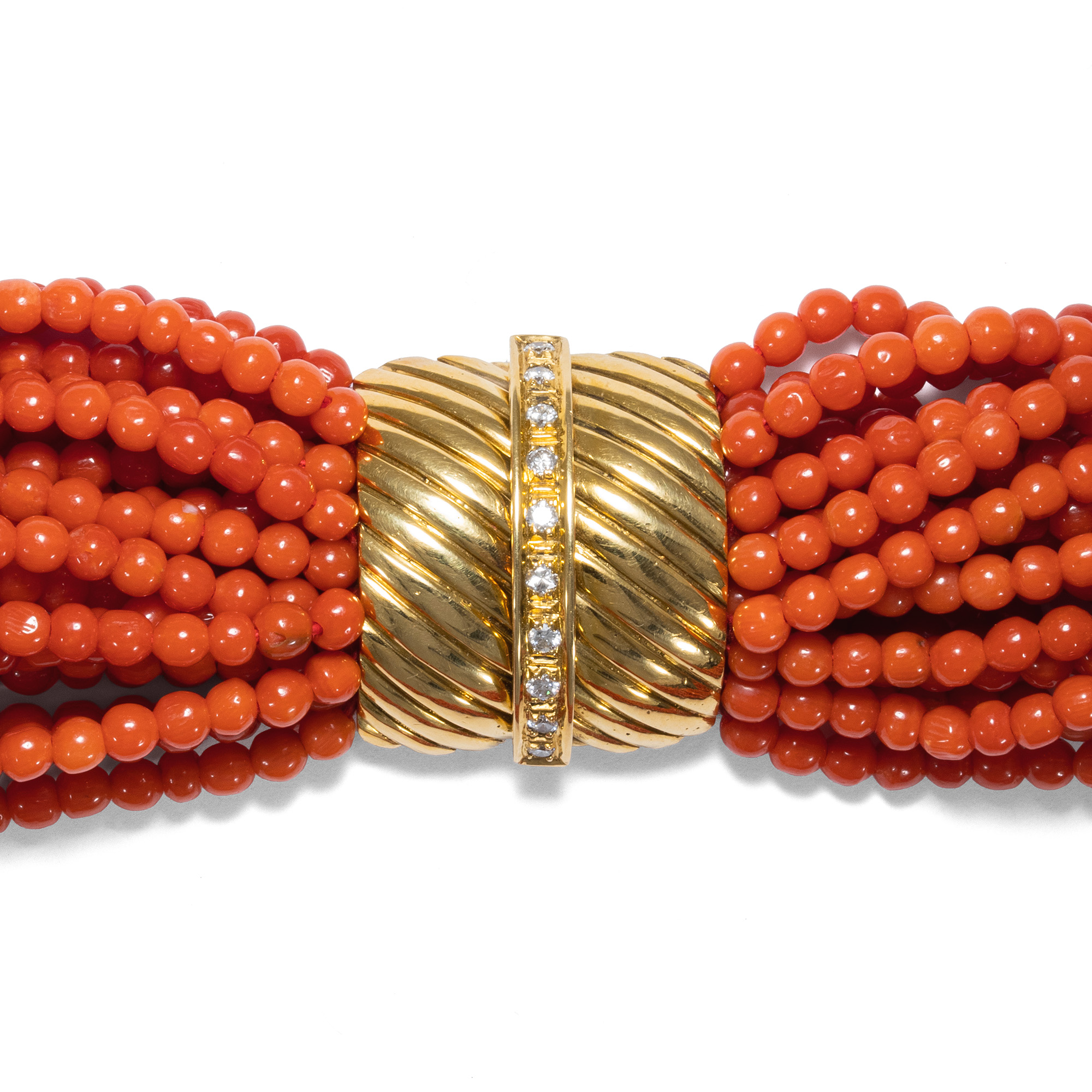 Red Mediterranean coral necklace with a carved coral clasp, 18 kt